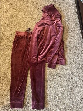 Plush Ribbed Hoodie & Jogger Set - Deep Wine